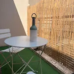 Petit Chez Moi Avec Parking Appartement *
