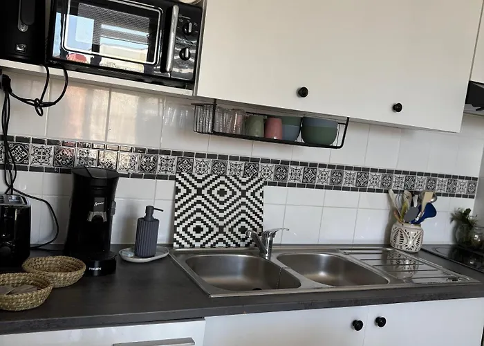 Petit Chez Moi Avec Parking Nîmes